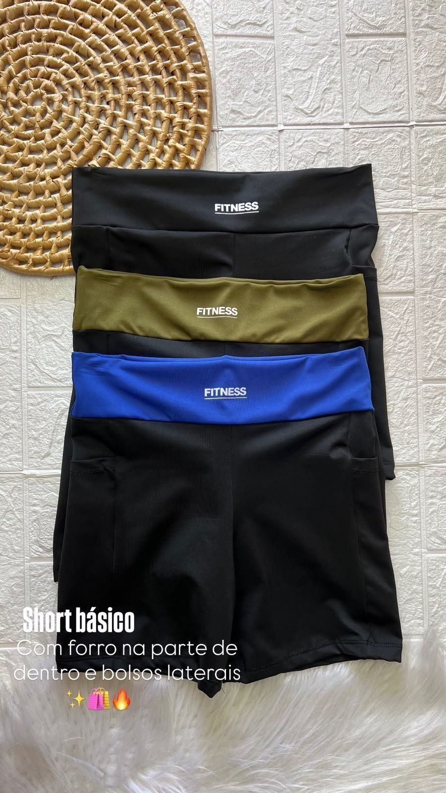 Short Básico Fitness com Forro e Bolsos Laterais