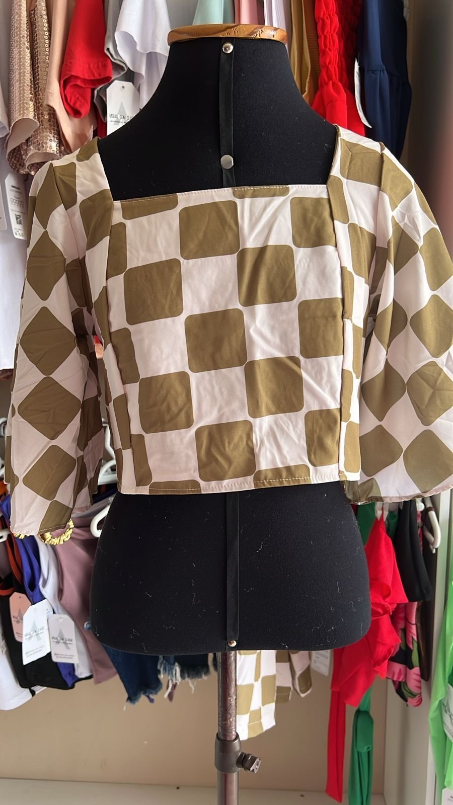 Cropped Xadrez Marrom e Branco