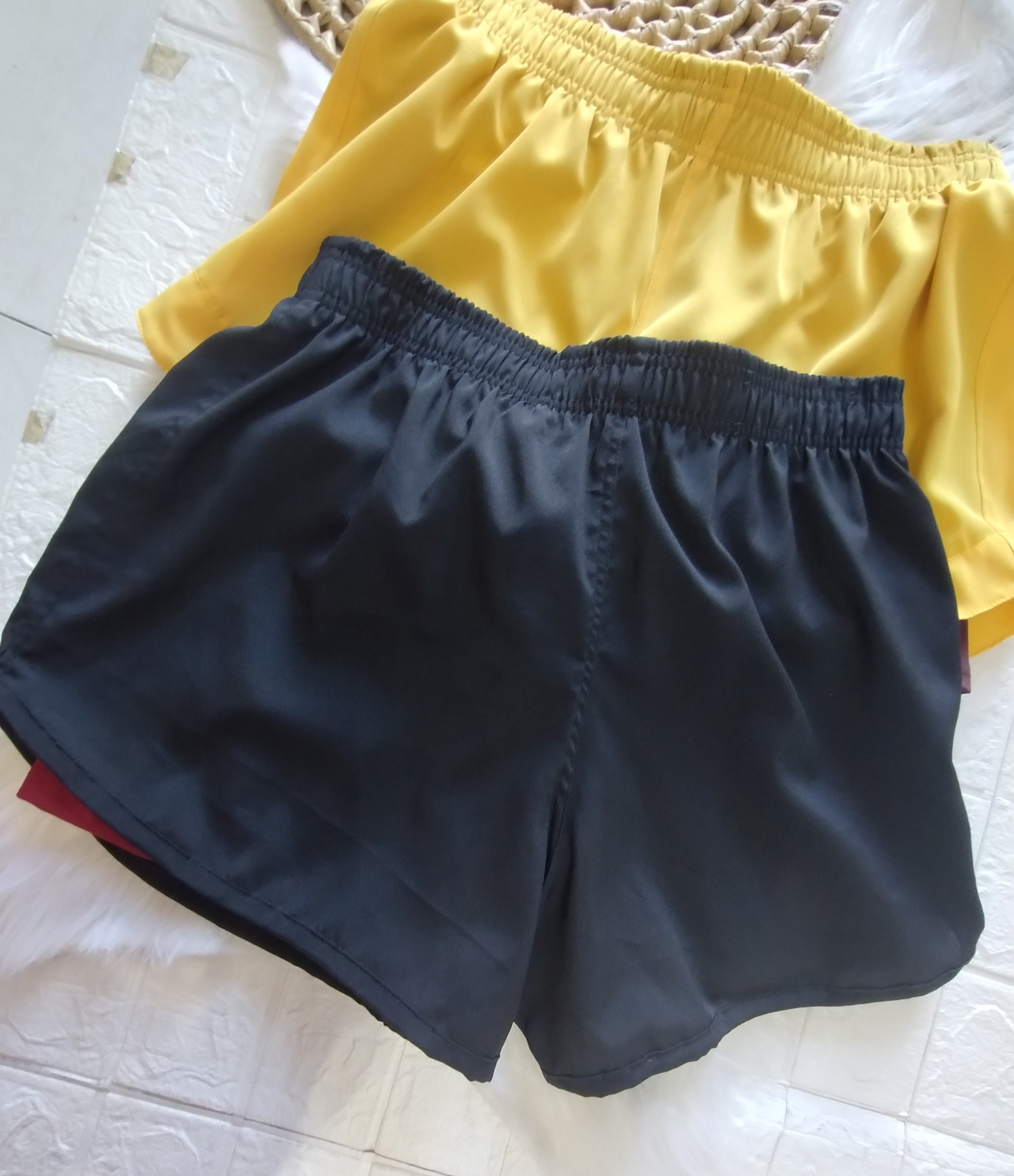 Shorts Liso com Elástico