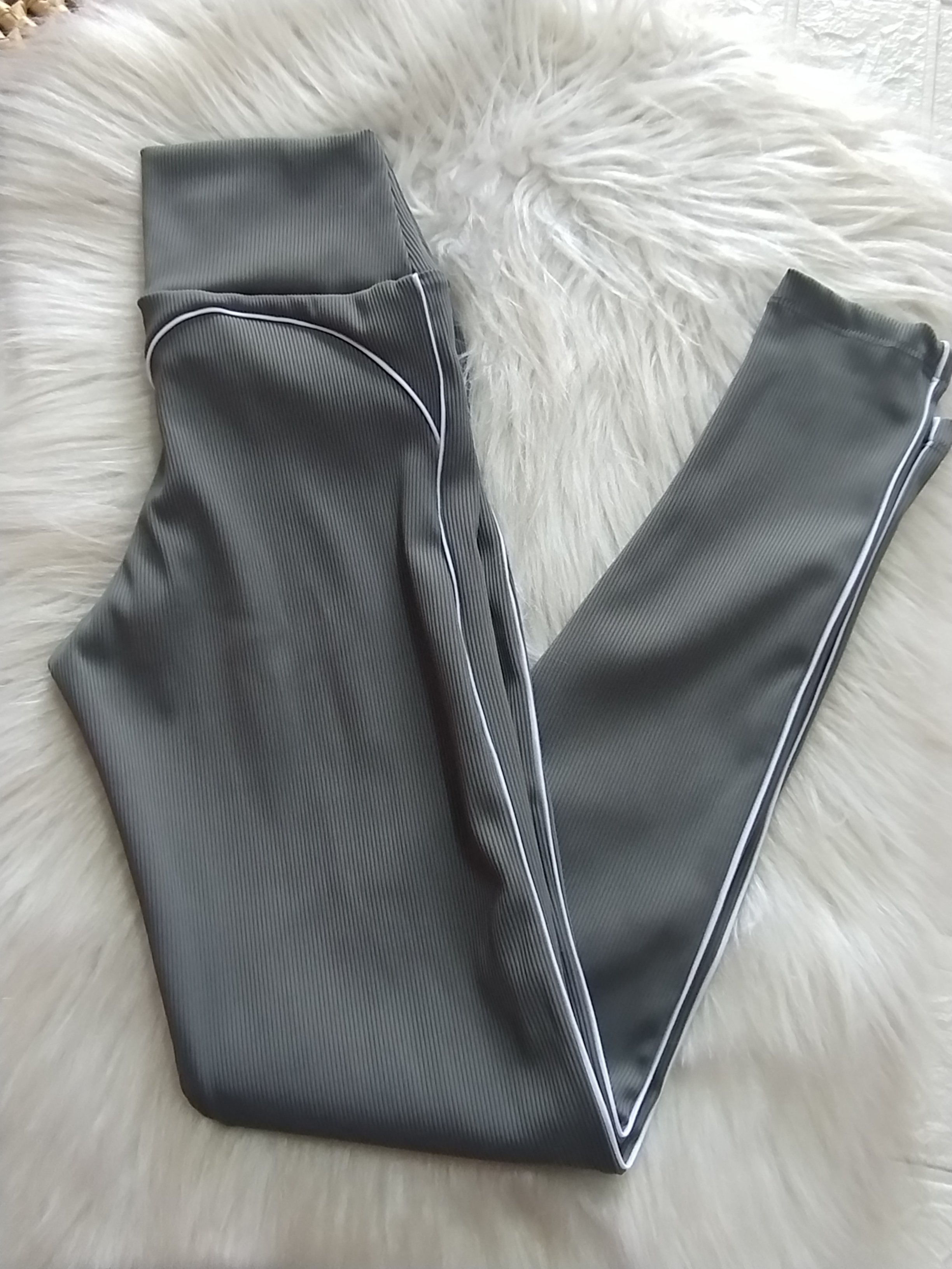 Calça Legging Canelada com Faixa Lateral