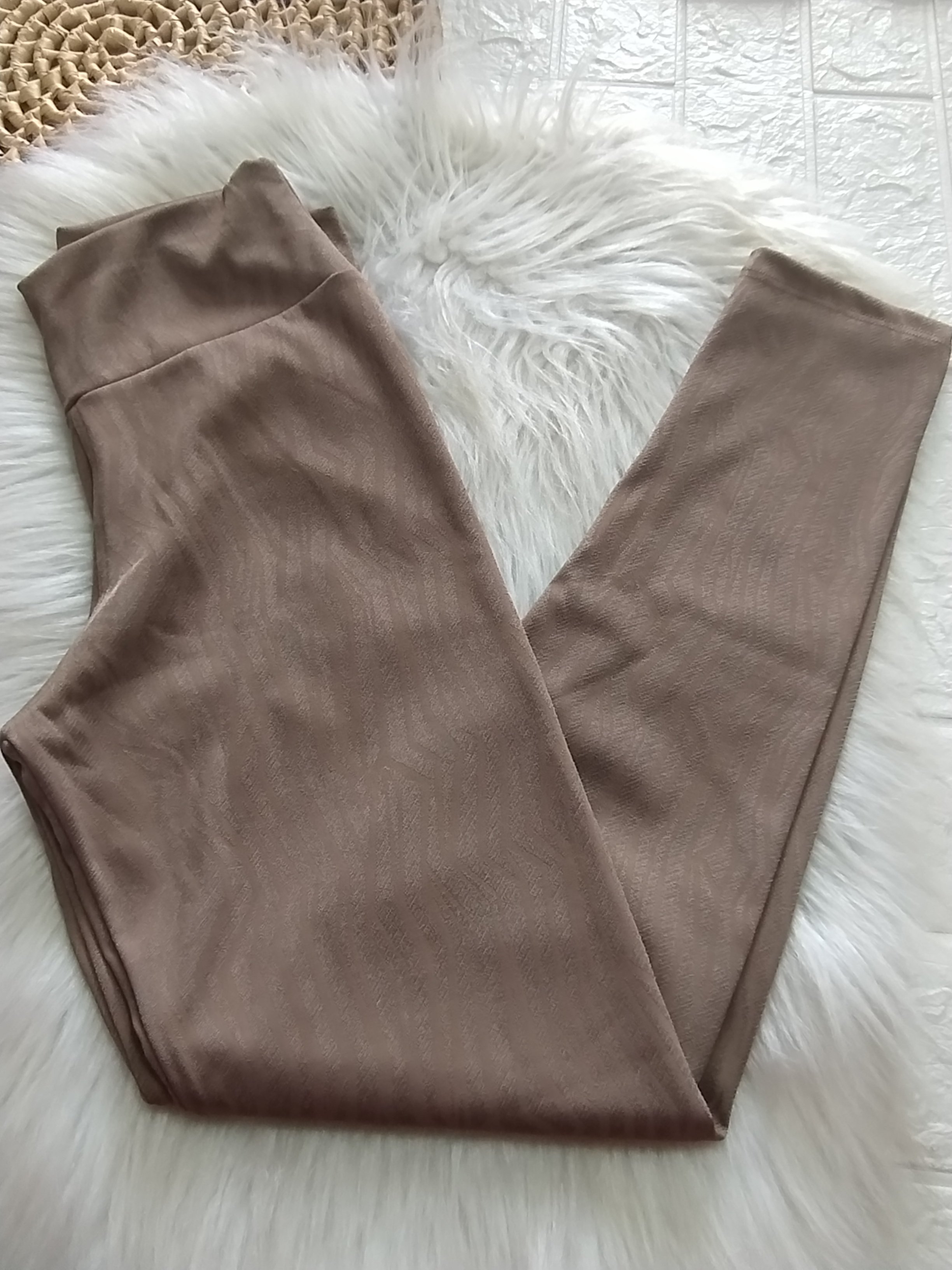 Calça Legging Marrom com Textura